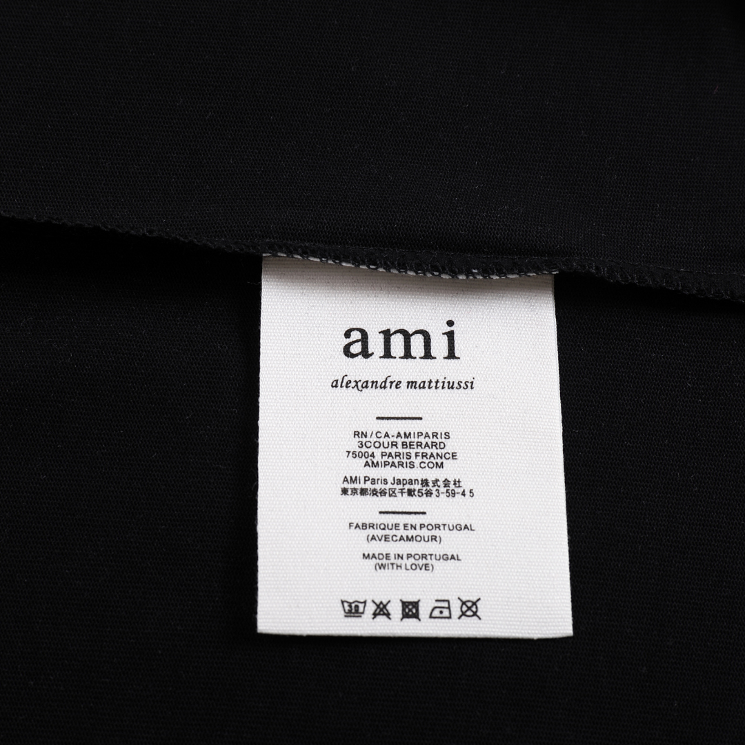 AMI Paris Unisex T-Shirt – Hochwertige Baumwolle, Herz-Logo, Französischer Stil