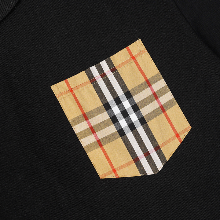 Exklusives Burberry Herren Baumwoll T-Shirt – Zeitloser Luxus, Stilvolles Design für Kenner