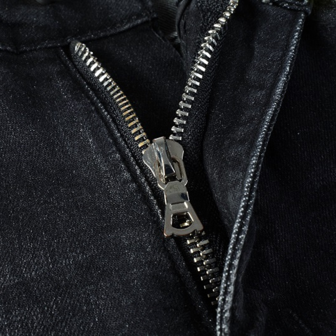 Amiri Logo Distressed Schwarze Jeans – Stylische Designer Denim für Herren