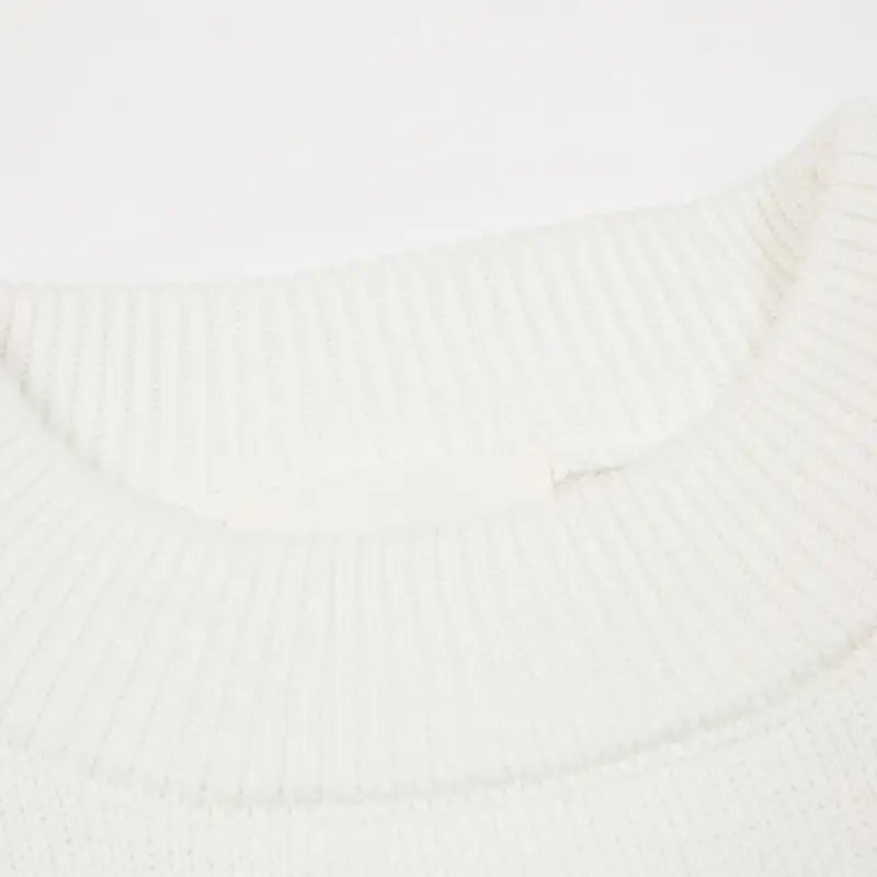 Eleganter AMI Paris Pullover: Zeitloses Design, Hohe Qualität, Vielseitiger Parisianer Stil