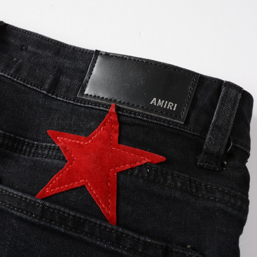 Amiri Rote Sternen-Patch Jeans: Luxuriöse Designer-Denim für Rock'n'Roll-Stil