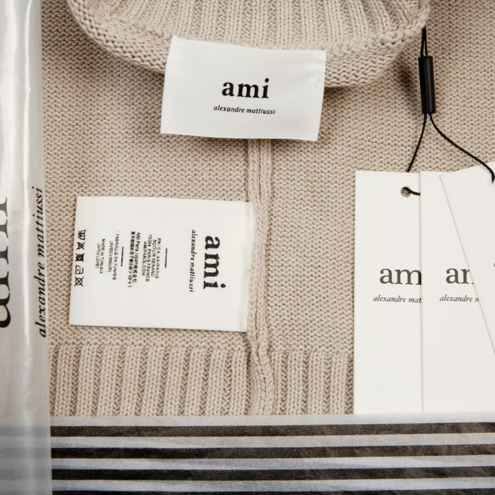 Luxuriöser AMI Paris Herz-Logo Strickpullover für Herren - Zeitloser Eleganz