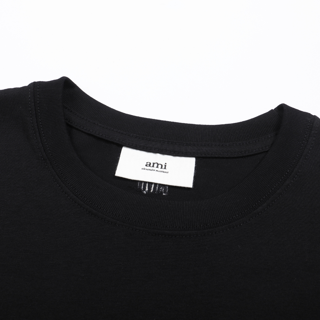 AMI Paris Herz-Logo T-Shirt - Premium Baumwolle, Bequem, Stilvoll für Unisex