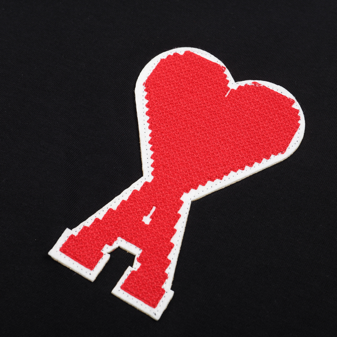 AMI Paris Herz-Logo T-Shirt - Premium Baumwolle, Bequem, Stilvoll für Unisex