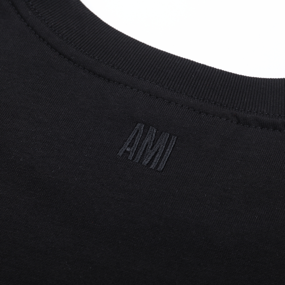 AMI Paris Herz-Logo T-Shirt - Premium Baumwolle, Bequem, Stilvoll für Unisex