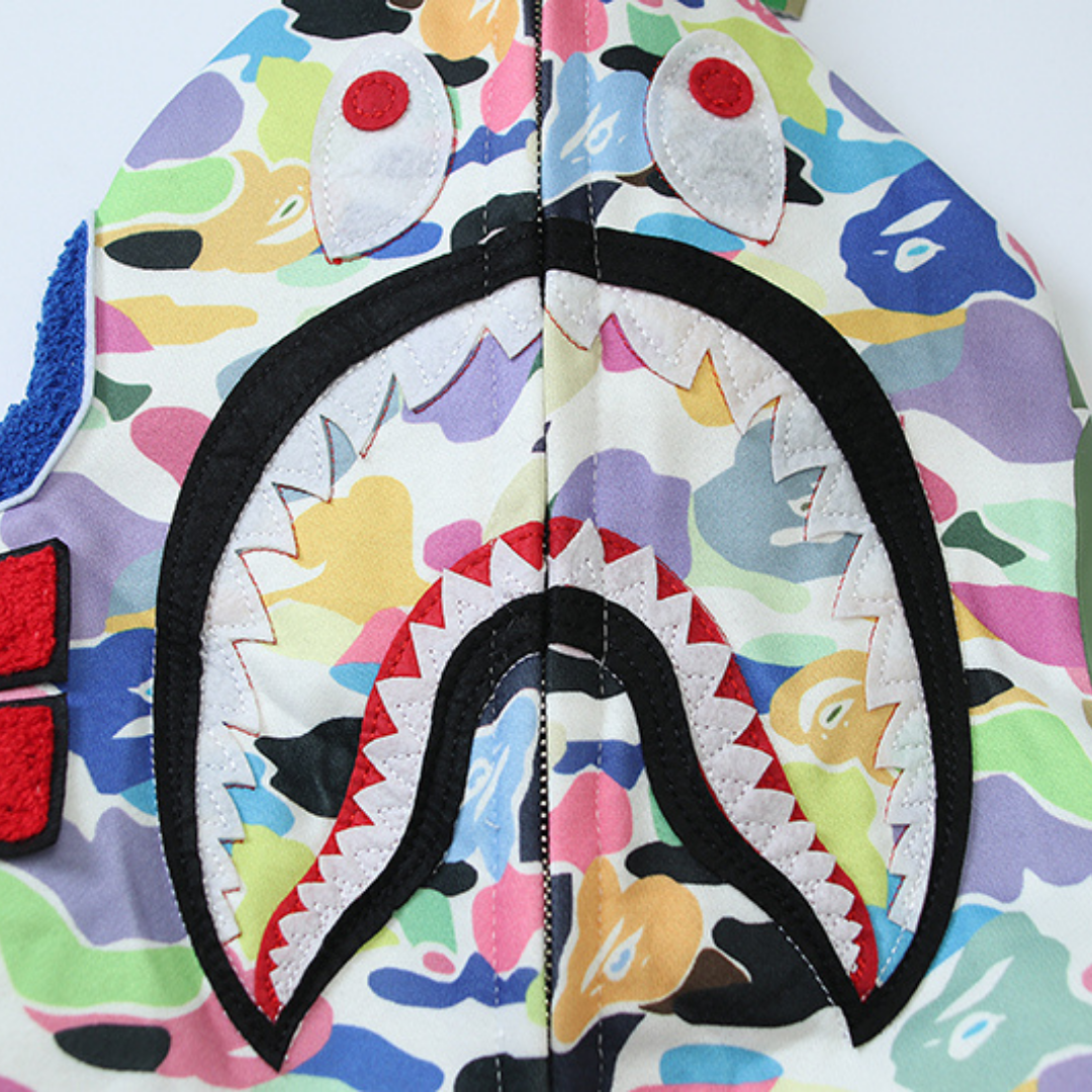 Exklusiver BAPE Streetwear Kapuzenpullover mit ikonischem Camo-Muster und weichem Komfort