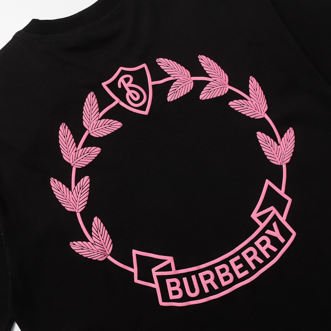 Burberry Luxus T-Shirt: Zeitloses Baumwoll Design für Eleganten Komfort