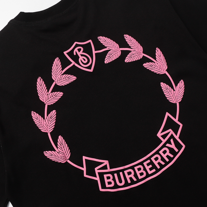 Burberry Luxus T-Shirt: Zeitloses Baumwoll Design für Eleganten Komfort