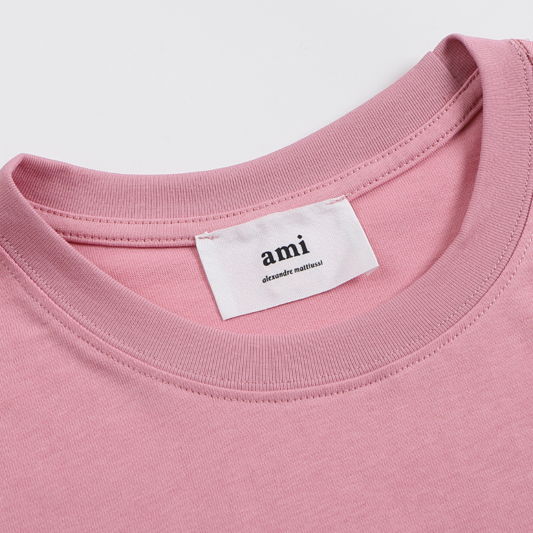 AMI Paris Unisex T-Shirt – Hochwertige Baumwolle mit Herz-Logo für stilvollen Komfort