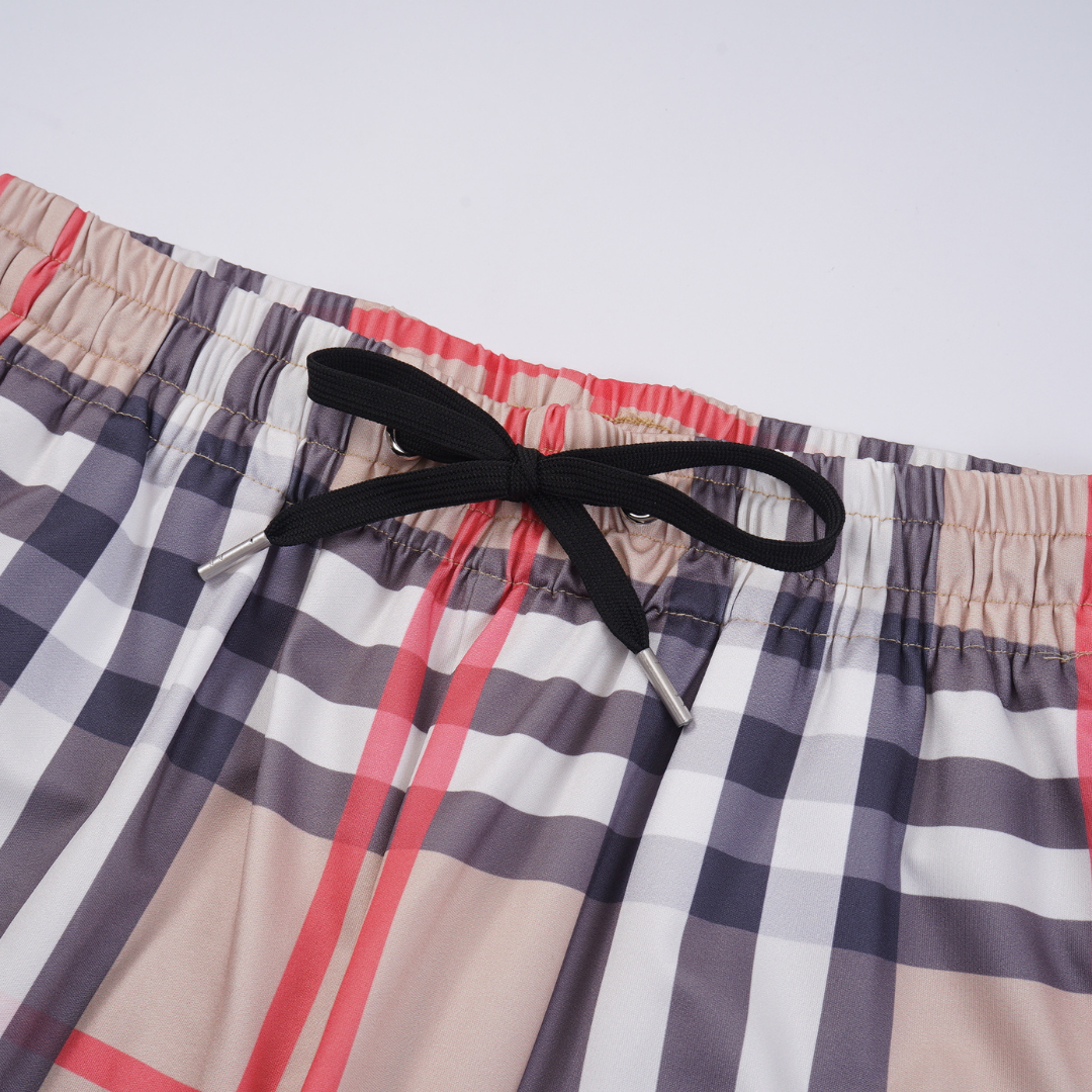 Luxuriöse Burberry Designer Shorts für Herren – Stilvolle Baumwoll-Bermudas für den Sommer