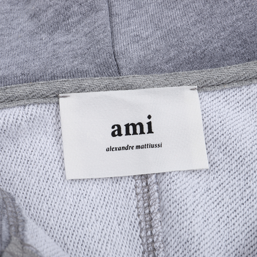 AMI Paris Luxuriöser Unisex Trainingsanzug – Stilvolles Freizeit-Outfit mit Herz-Logo