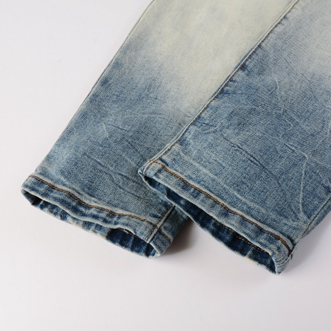 Amiri Gradient Camo Patch Designer Jeans: Einzigartiger Stil, Handgefertigte Details