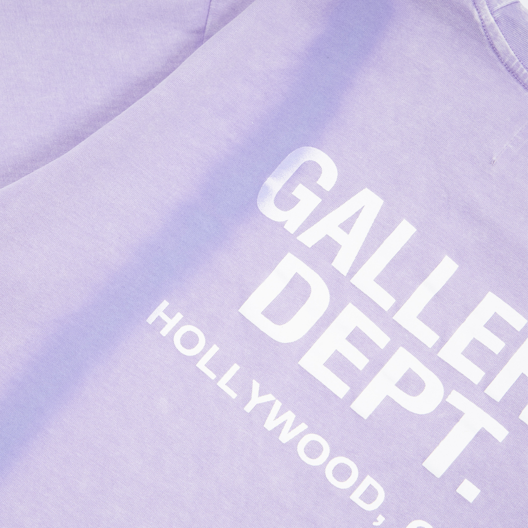 Gallery Dept. Deconstructed Streetwear T-Shirt: Handgemachtes Baumwoll-Shirt im Vintage-Look