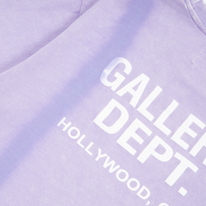 Gallery Dept. Deconstructed Streetwear T-Shirt: Handgemachtes Baumwoll-Shirt im Vintage-Look