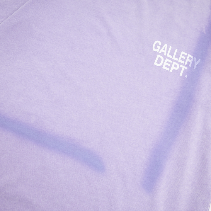 Gallery Dept. Deconstructed Streetwear T-Shirt: Handgemachtes Baumwoll-Shirt im Vintage-Look