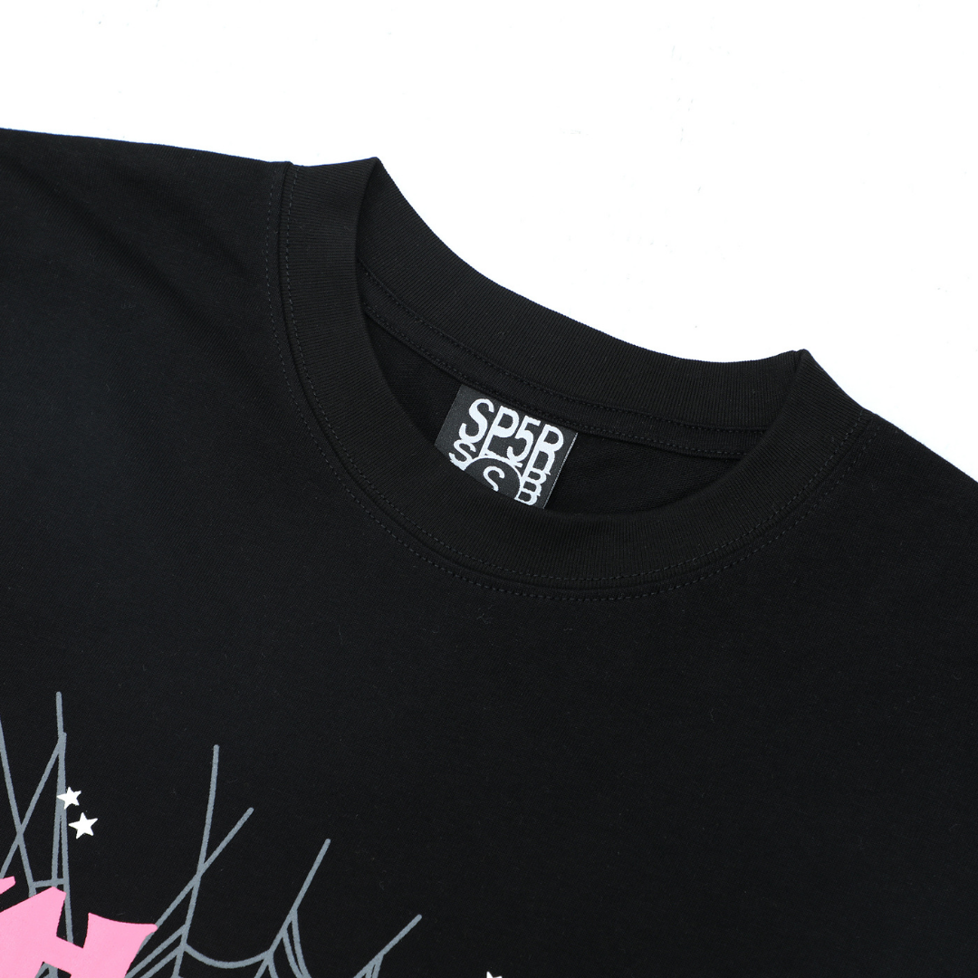 Stylisches SP5DER Streetwear T-Shirt – Trendiger Baumwoll-Print für Herren und Damen