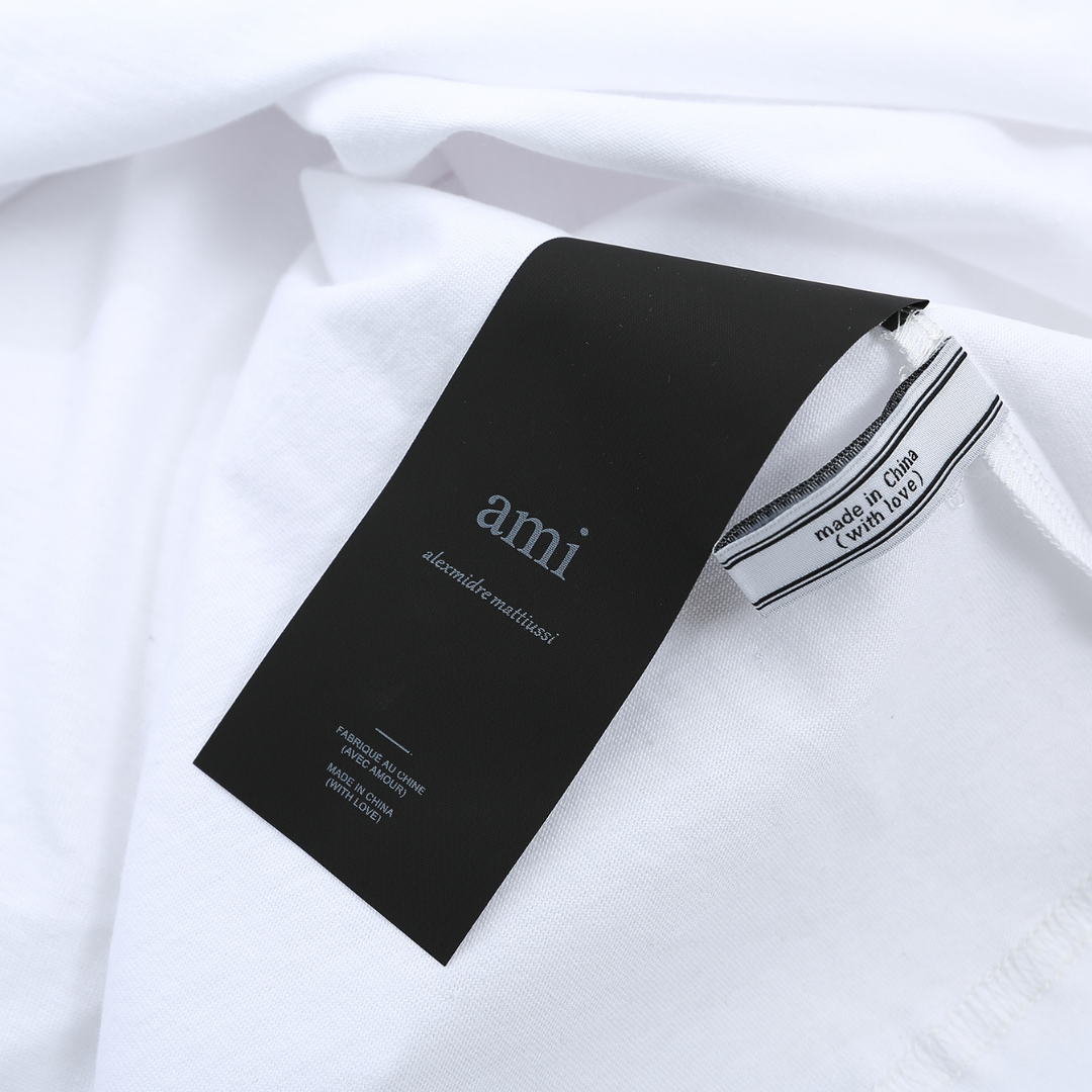 Stylisches AMI Paris Baumwoll-T-Shirt mit Herz-Logo für Herren