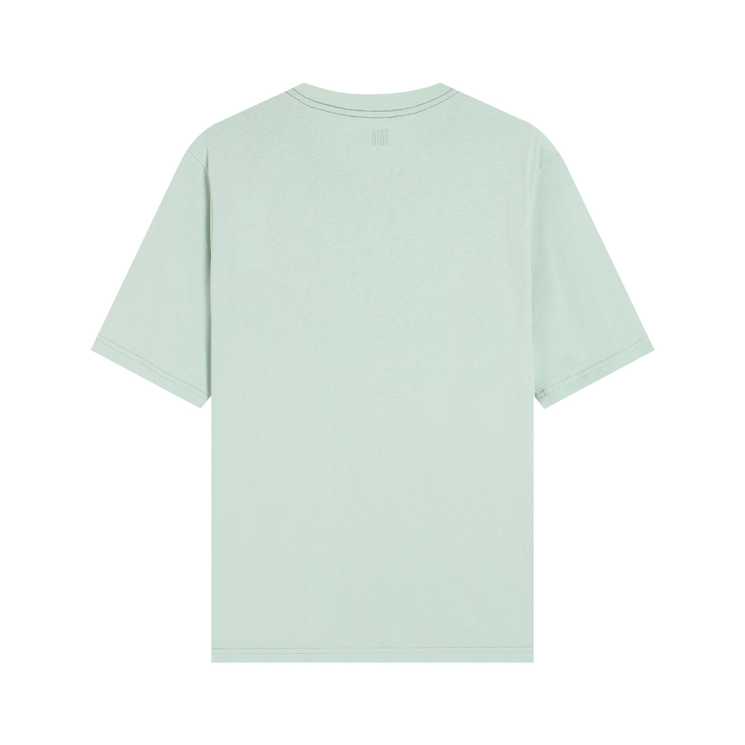AMI Paris Baumwoll T-Shirt mit Herz-Logo, stilvoll, bequem für Freizeit