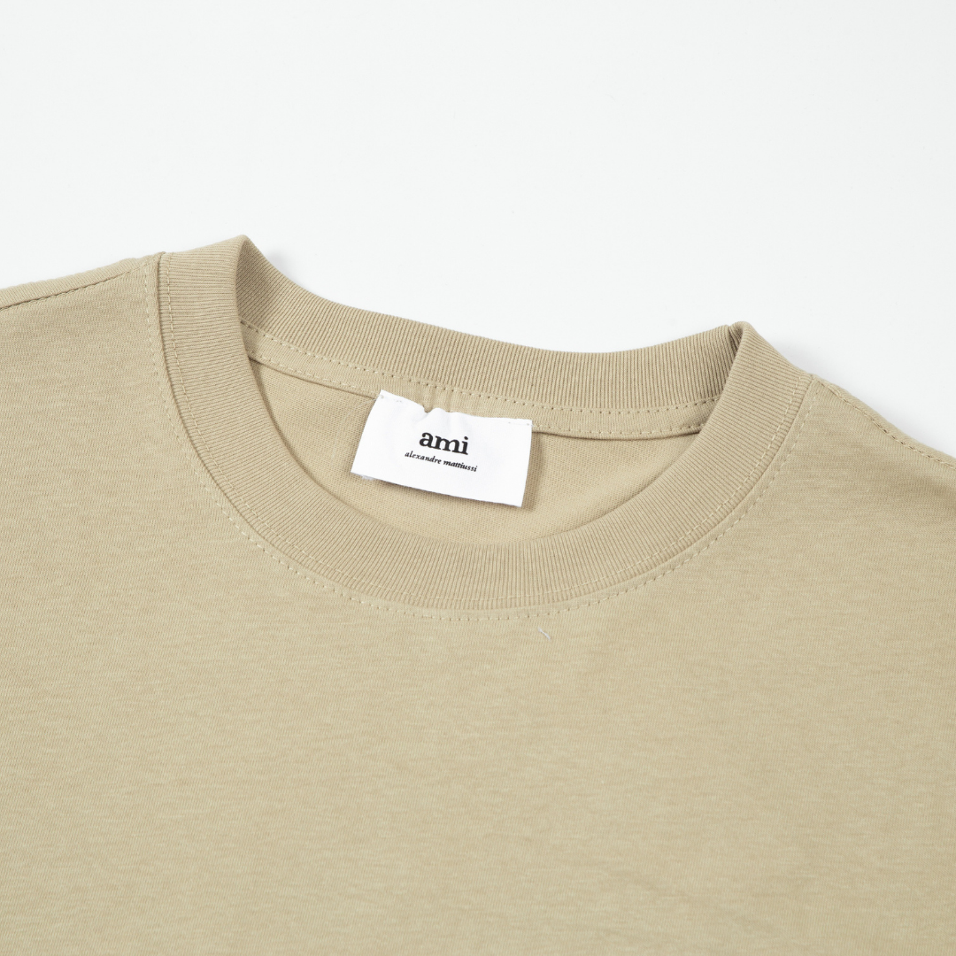 AMI Paris Unisex Baumwoll T-Shirt mit Herz-Logo – Luxuriöser Designer Komfort