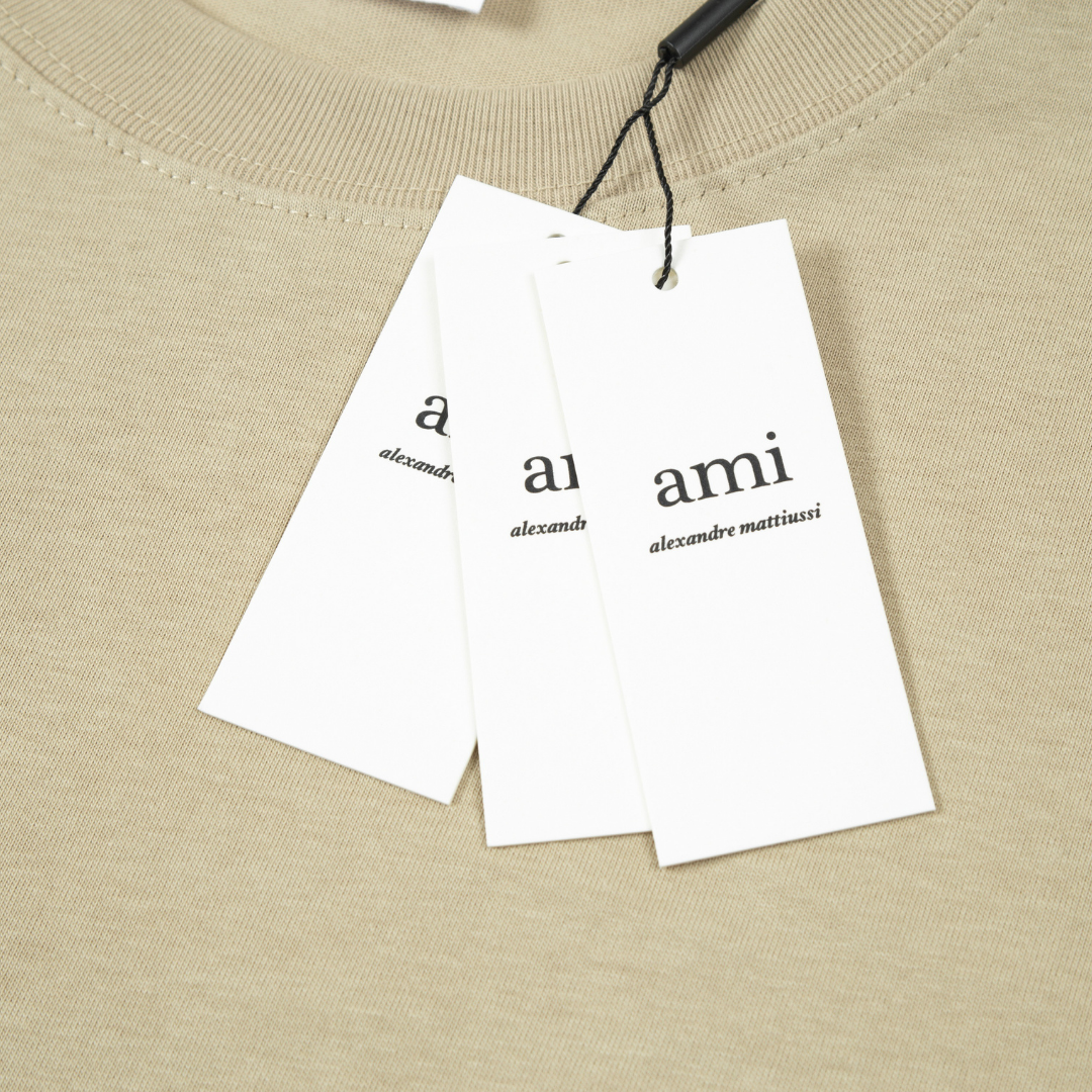 AMI Paris Unisex Baumwoll T-Shirt mit Herz-Logo – Luxuriöser Designer Komfort