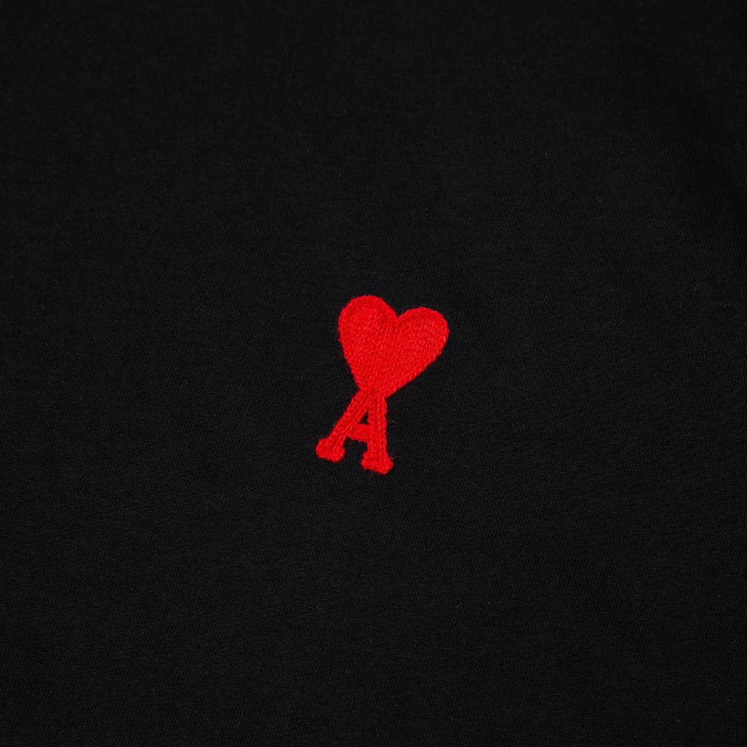 AMI Paris Unisex Baumwoll-T-Shirt mit ikonischem Herz-Logo, Designer Freizeit Shirt