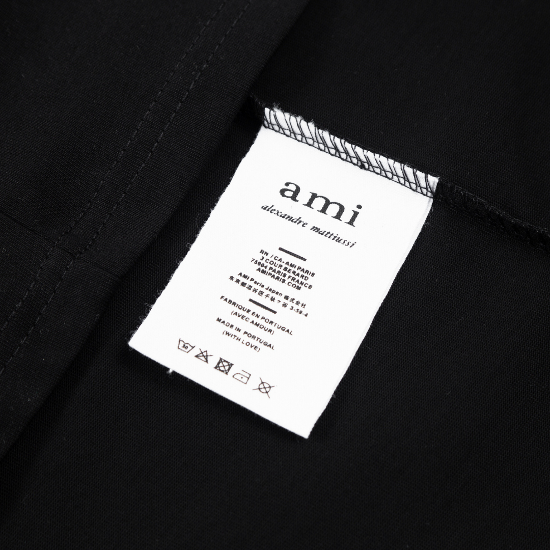 AMI Paris Unisex Baumwoll-T-Shirt mit ikonischem Herz-Logo, Designer Freizeit Shirt