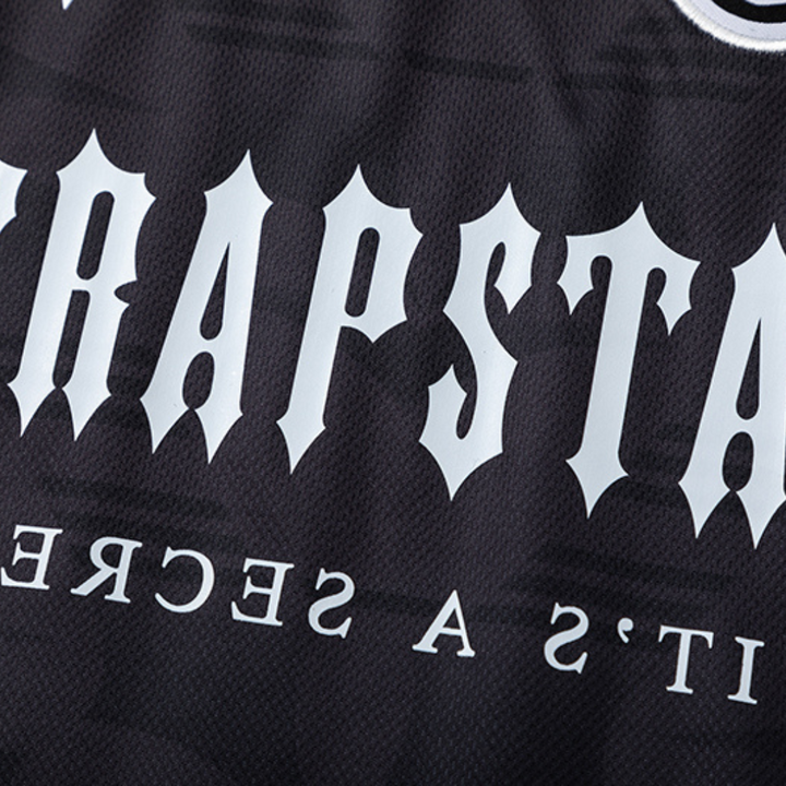 Trapstar Irongate Gradient Triple Black T-Shirt: Exklusives Streetwear Baumwollshirt für Herren
