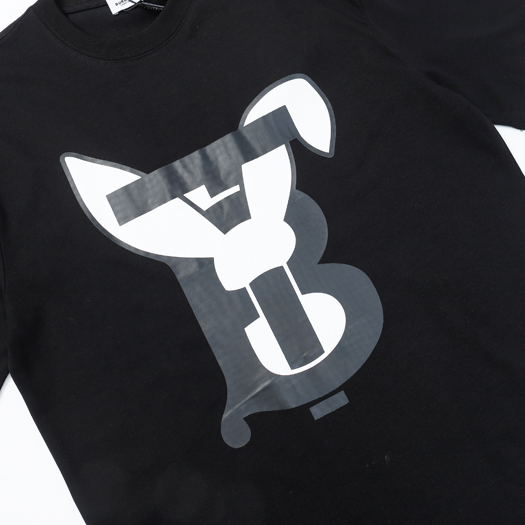 Luxuriöses Burberry Herren T-Shirt: Zeitloses Design, Hochwertige Baumwolle, Exklusiver Stil