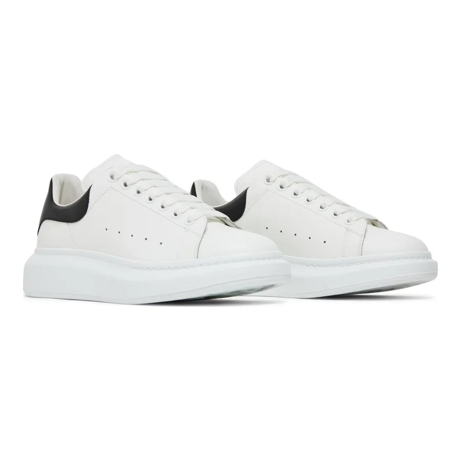 Alexander McQueen Weiß Schwarz Luxus Ledersneaker – Eleganz trifft Streetwear