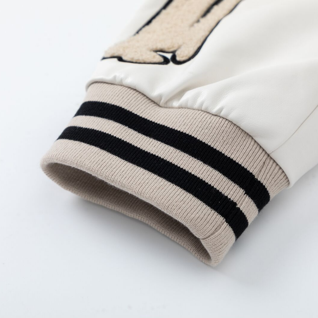 Luxuriöse Amiri Monogramm-Jacke: Stilvolle Designer-Oberbekleidung für Herren