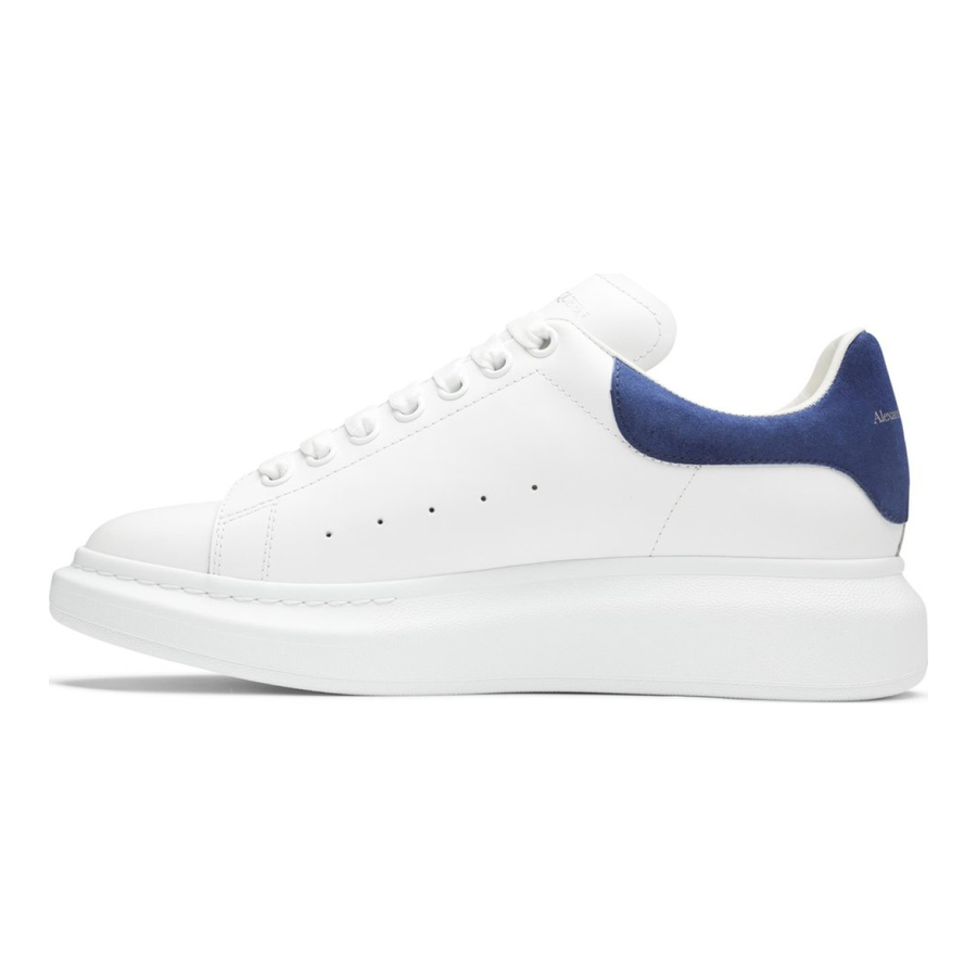 Alexander McQueen Weiß-Blaue Oversized Sneaker – Stilvoller Luxus Freizeitschuh aus Leder