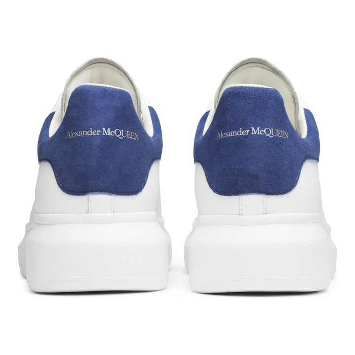 Alexander McQueen Weiß-Blaue Oversized Sneaker – Stilvoller Luxus Freizeitschuh aus Leder