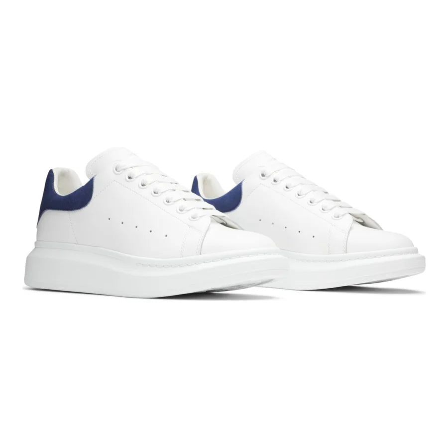 Alexander McQueen Weiß-Blaue Oversized Sneaker – Stilvoller Luxus Freizeitschuh aus Leder