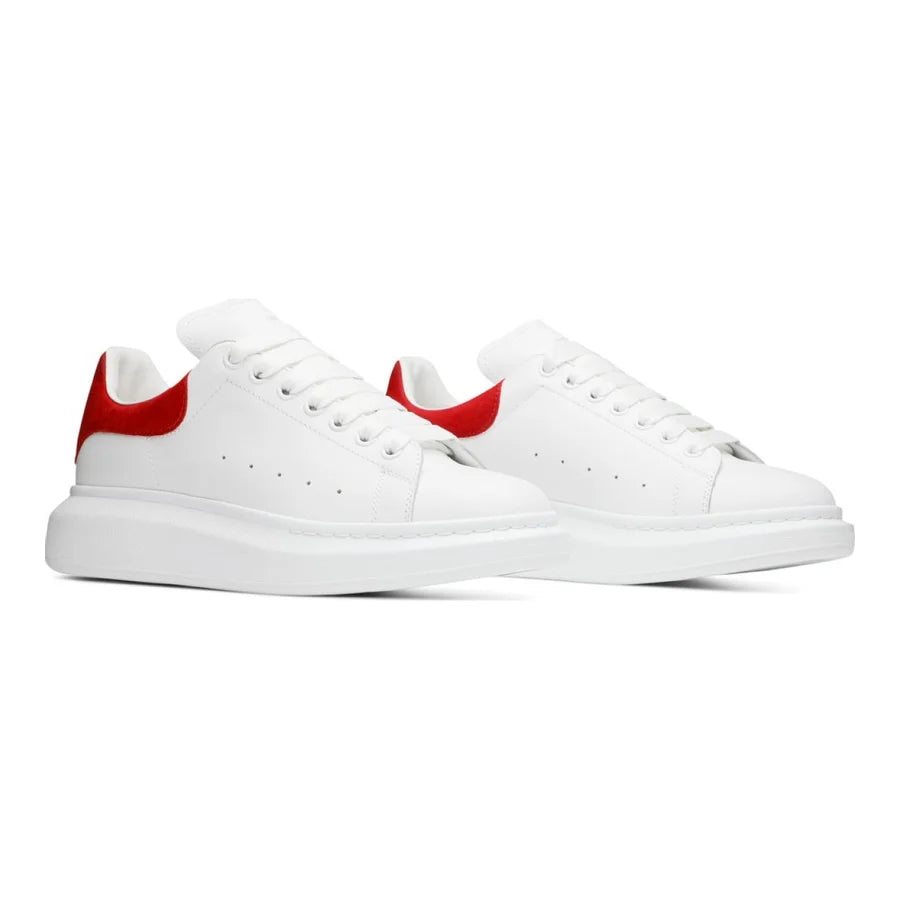 Alexander McQueen Luxuriöse Schwarz-Weiß-Rot Designer-Sneaker – Einzigartiger Stil