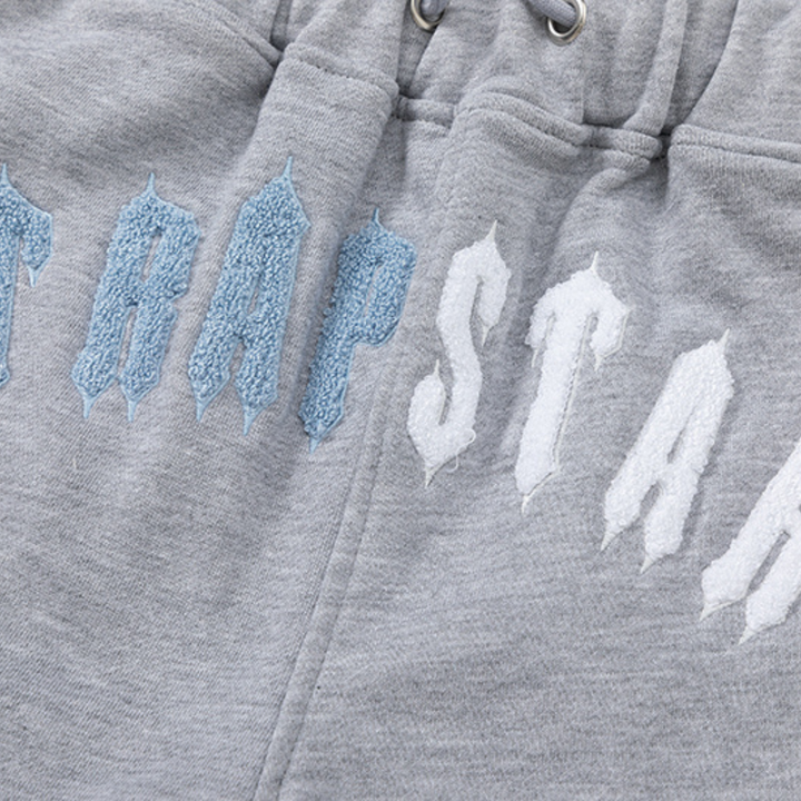 Trapstar Irongate Arch Chenille Shorts Set Grau - Luxuriöser Streetwear Freizeitanzug