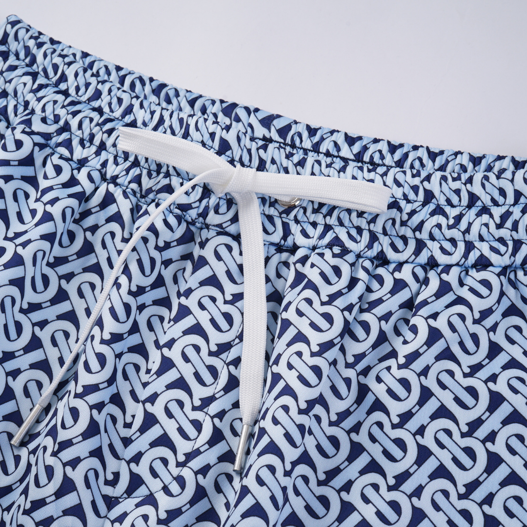 Luxuriöse Burberry Designer Baumwollshorts für Herren – Stilvoll, Bequem, Sommerlich