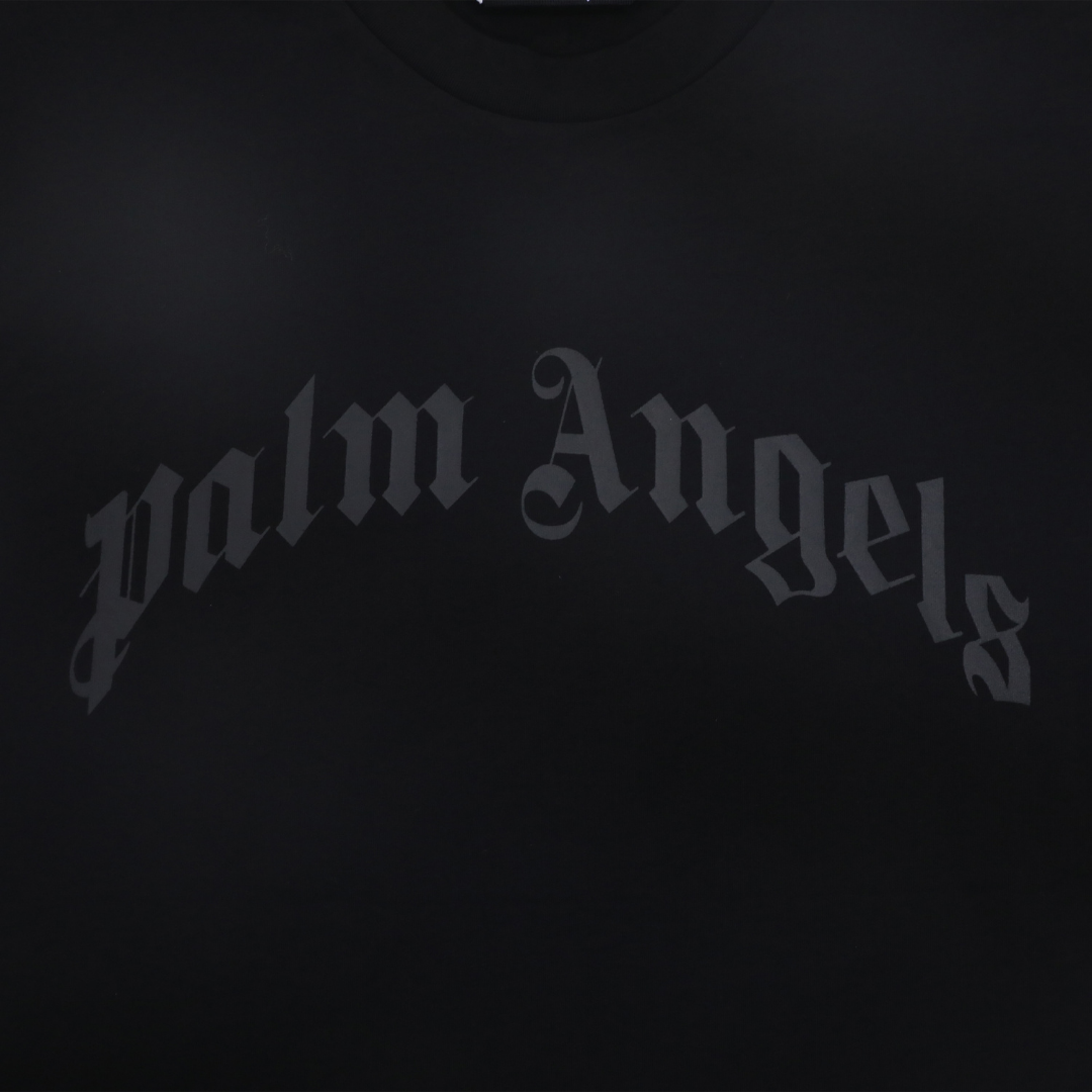 Palm Angels Klassisches Logo T-Shirt Schwarz Hochwertige Baumwolle Stilvolles Herren-Shirt