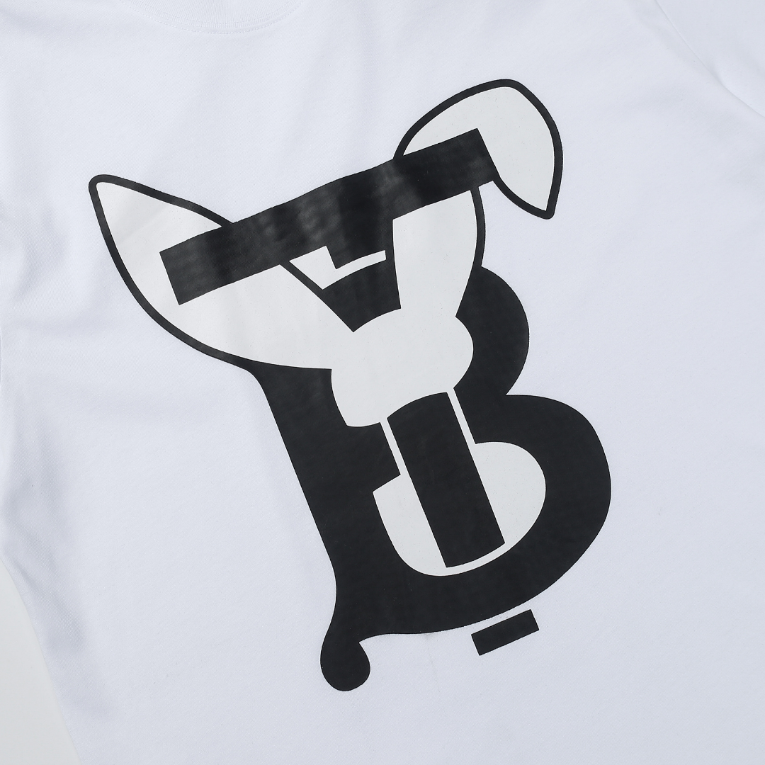 Luxuriöses Burberry Herren T-Shirt: Zeitloser Stil, Premium Qualität, Perfekter Sitz