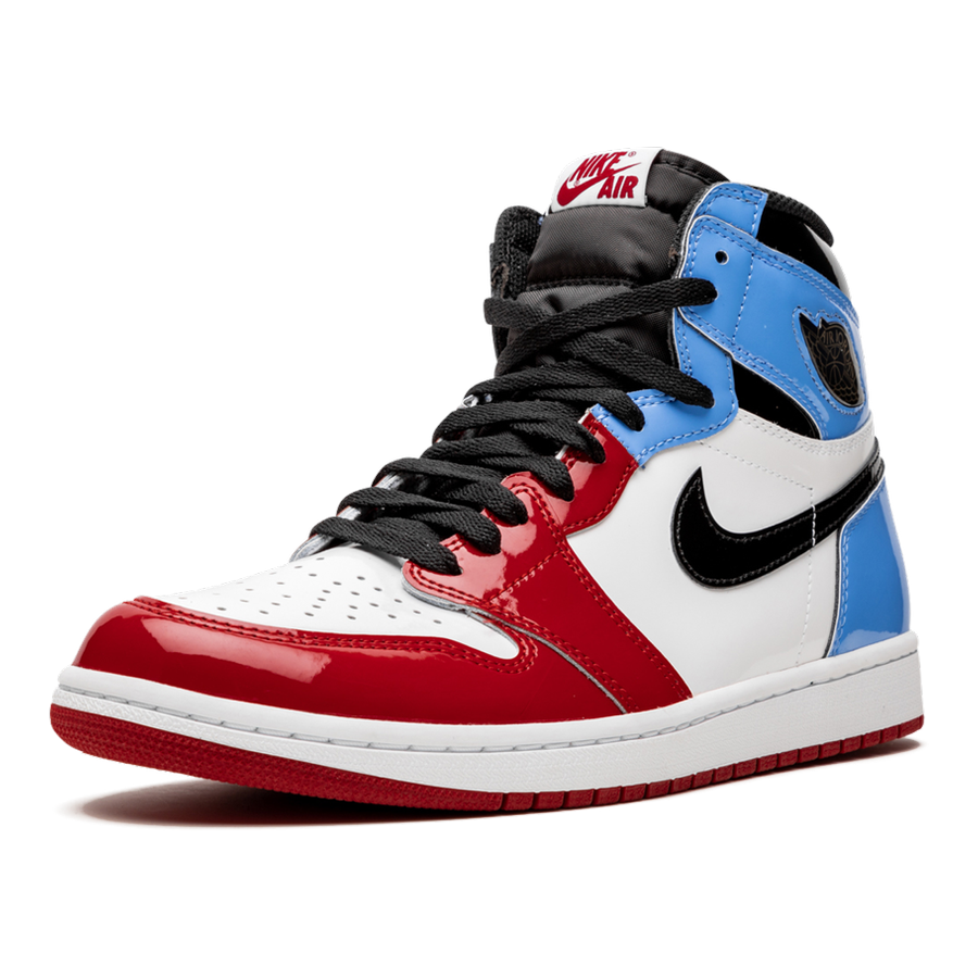 Air Jordan 1 Retro High 'Fearless' Glänzender Patentleder Sneaker UNC Chicago Farben