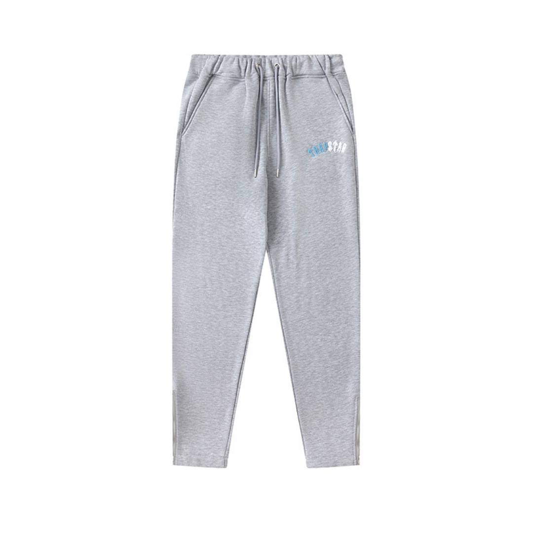 Trapstar Irongate Arch Ice Chenille Trainingsanzug Grau – Luxuriöser Freizeit-Zweiteiler Herren
