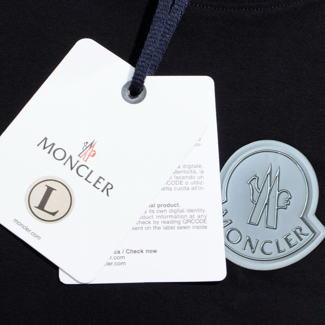 Moncler Luxuriöses T-Shirt Herren – Hochwertiges Baumwoll-Monogramm-Design für Stil