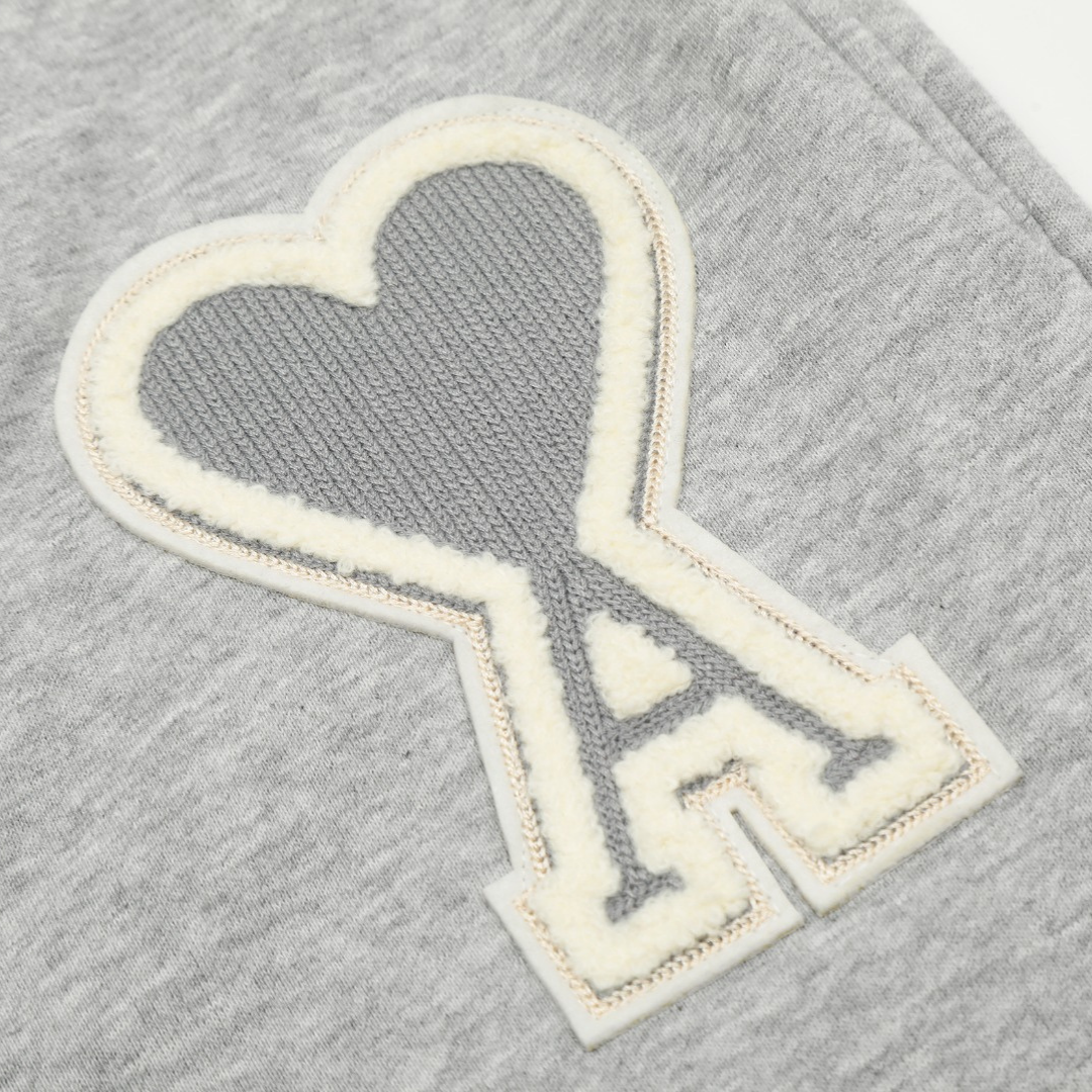 Luxuriöse AMI Paris Ami de Cœur Logo Baumwollshorts – Bequemer Pariser Stil
