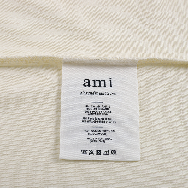 AMI Paris Baumwoll T-Shirt Herren: Stilvoll, Bequem, Herzlogo Design, Zeitlos Elegant