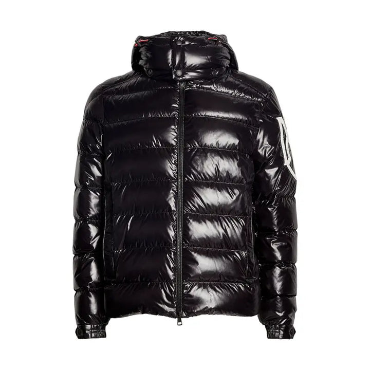 Exklusive Moncler Monogramm Kapuzenjacke: Luxuriöser Stil für Herren und Damen