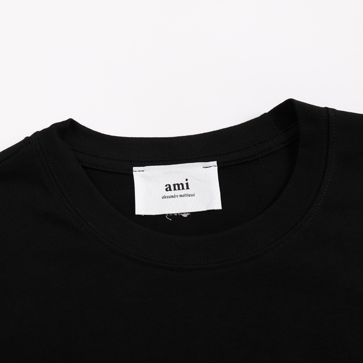 AMI Paris Unisex Herz-Logo T-Shirt: Premium Baumwolle für stilvollen Komfort