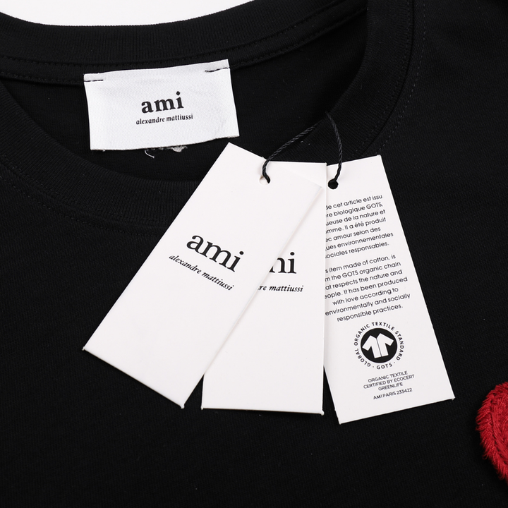 AMI Paris Unisex Herz-Logo T-Shirt: Premium Baumwolle für stilvollen Komfort
