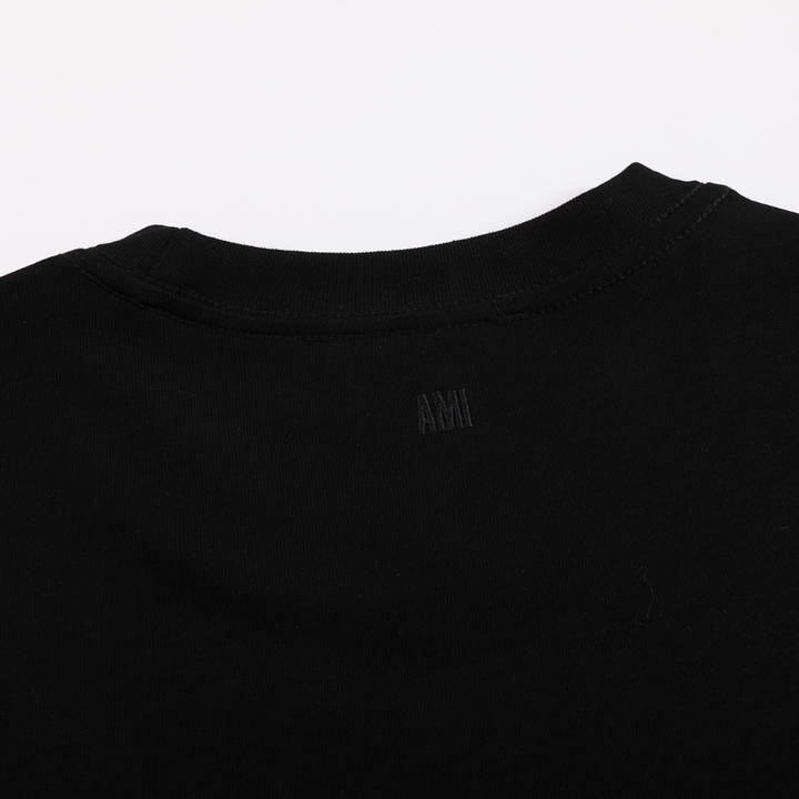 AMI Paris Unisex Herz-Logo T-Shirt: Premium Baumwolle für stilvollen Komfort