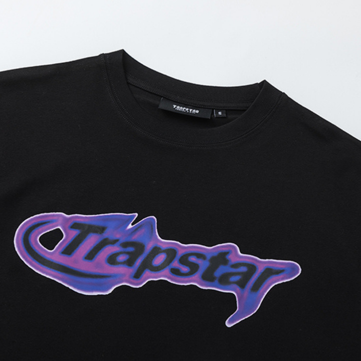 Trapstar Decoded Gradient Logo T-Shirt: Lässiges Streetwear Design, Hochwertige Baumwolle, Unisex