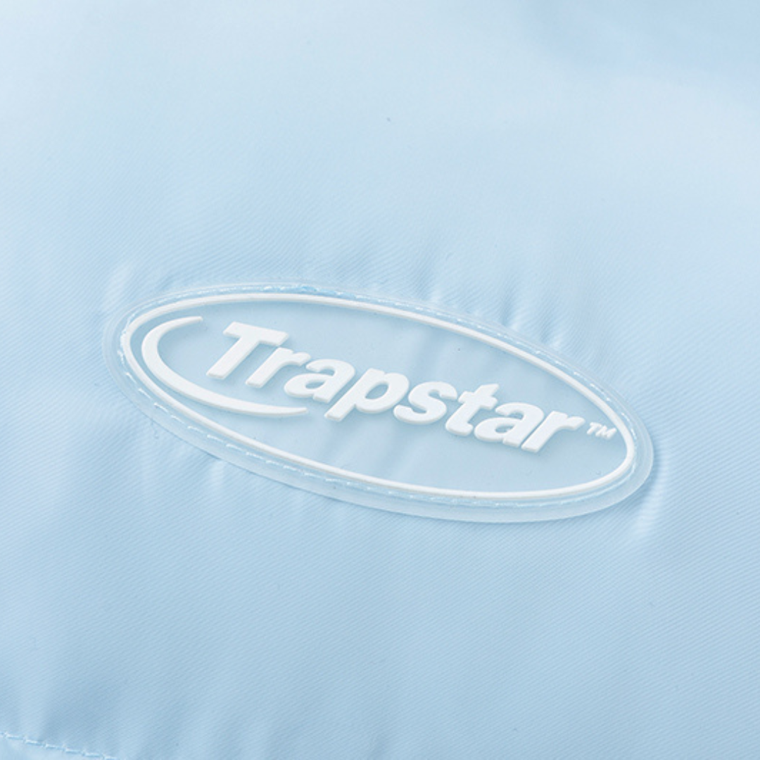 Trapstar Irongate Baby Blau Jacke: Exklusive Streetwear für den modernen Style