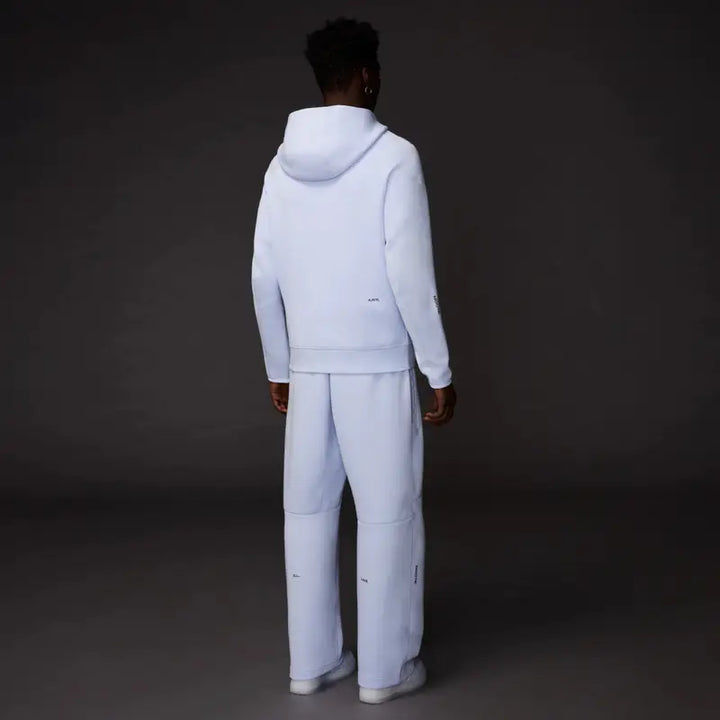 Nike NOCTA Lila Tech Fleece Set: Stylischer Hoodie & Jogginghose für Komfort